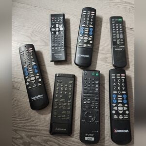 7 Sony Comcast Black Remote Controls